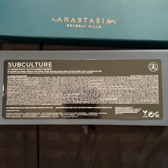 Subculture eyeshadow palette - Picture 7 of 9